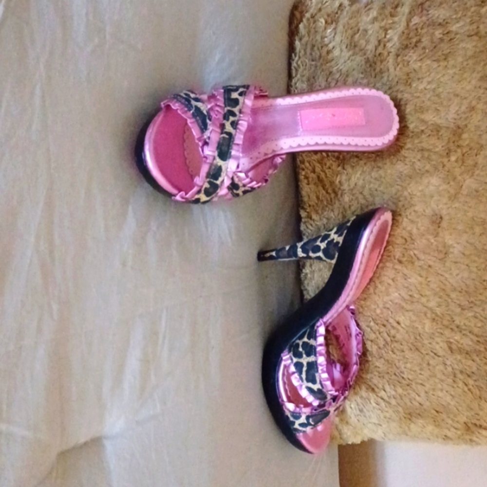 Betsey Johnson leopard print and metallic pink slip on heels